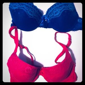 2 lightly lined Fredericks of Hollywood lace bras